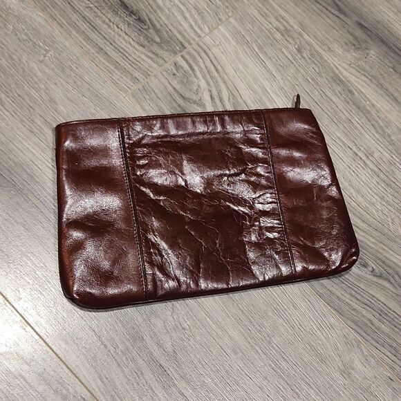 GUC Vintage Maroon Medium Leather Clutch - Picture 3 of 10